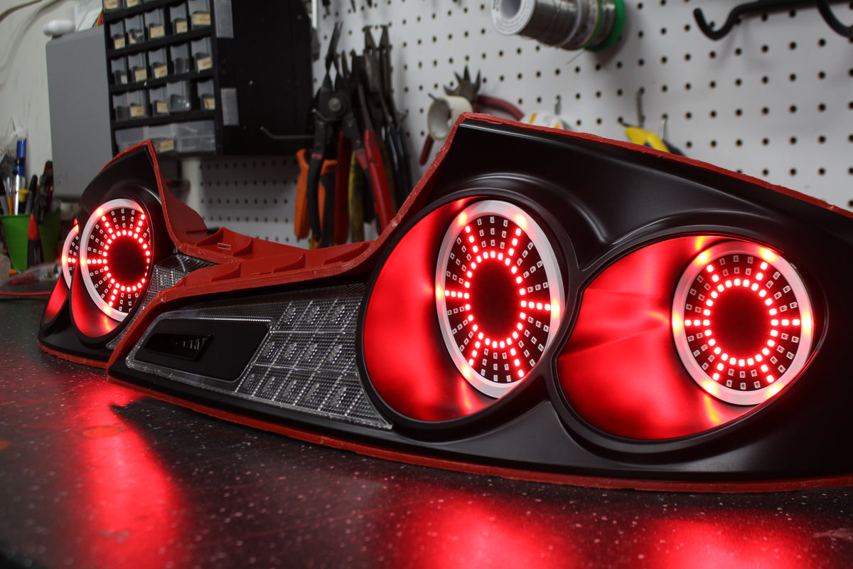 Infiniti G35 Coupe sequential LED taillights — view 2
